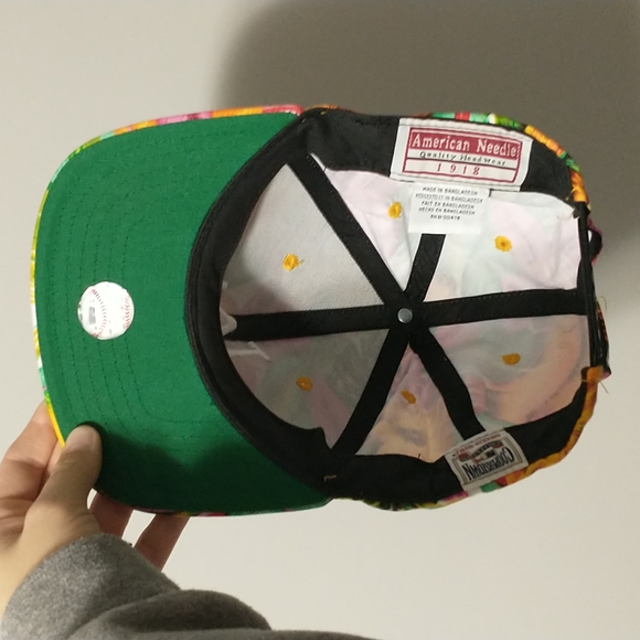 "LA" Snapback - Picture 3 of 4